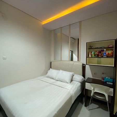 Dekost Madiun Hotel Екстериор снимка