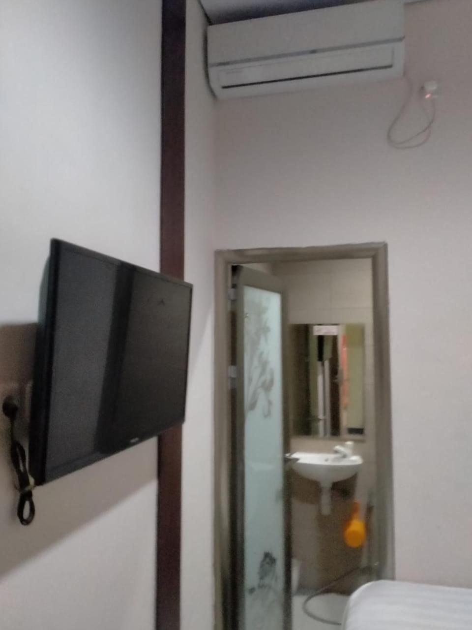 Dekost Madiun Hotel Екстериор снимка
