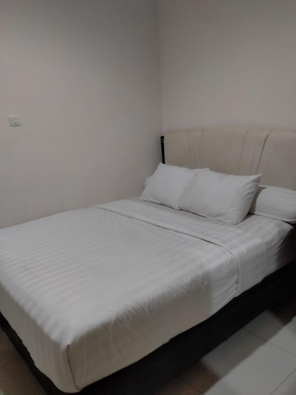 Dekost Madiun Hotel Екстериор снимка