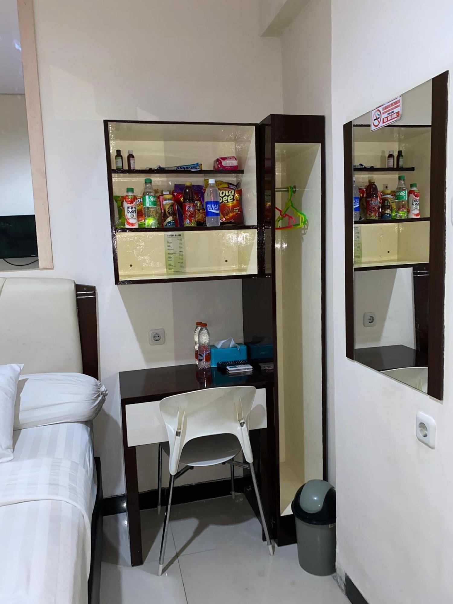 Dekost Madiun Hotel Екстериор снимка